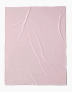 GEOMETRY Berry Shortcake Butter Blanket