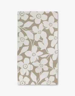 GEOMETRY Big Tan Flowers Luxe Bath Towel