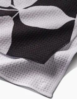 GEOMETRY Blackberry Bar Towel