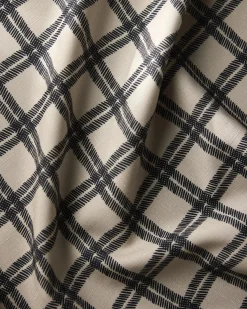 GEOMETRY Blackstone Table Runner