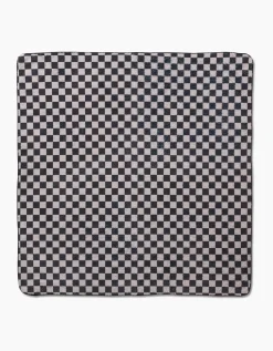 GEOMETRY Cool Pup Plush Towel