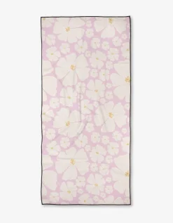GEOMETRY Daisy Girl Pink Beach Towel