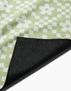 GEOMETRY Floral Check Yoga Towel