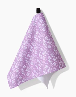 GEOMETRY Floral Vine Hearts Bar Towel