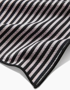 GEOMETRY Good Pup Paw Towel