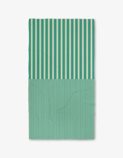 GEOMETRY Half and Half Luxe Bath Towel