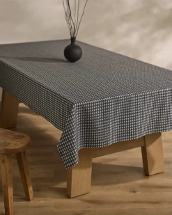 GEOMETRY Houndstooth Black Tablecloth