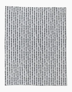 GEOMETRY Ink Dots Butter Blanket