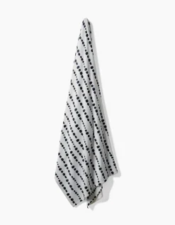 GEOMETRY Ink Dots Butter Blanket