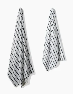 GEOMETRY Ink Dots Butter Blanket