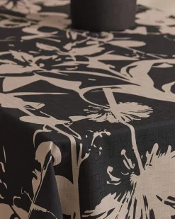 GEOMETRY Inverted Floral Black Tablecloth