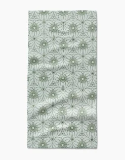 GEOMETRY Lush Green Floral Bar Towel