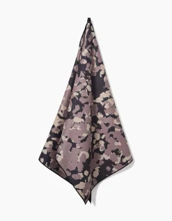 GEOMETRY Metro Mesh Yoga Towel