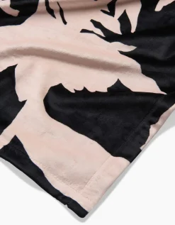 GEOMETRY Pam Butter Blanket