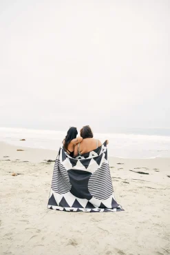 GEOMETRY Pink Checkers Beach Blanket