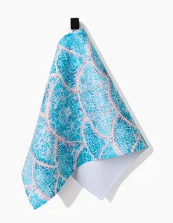 GEOMETRY Scallop Hills Bar Towel