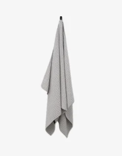 GEOMETRY Stone Waffle Bath Towel
