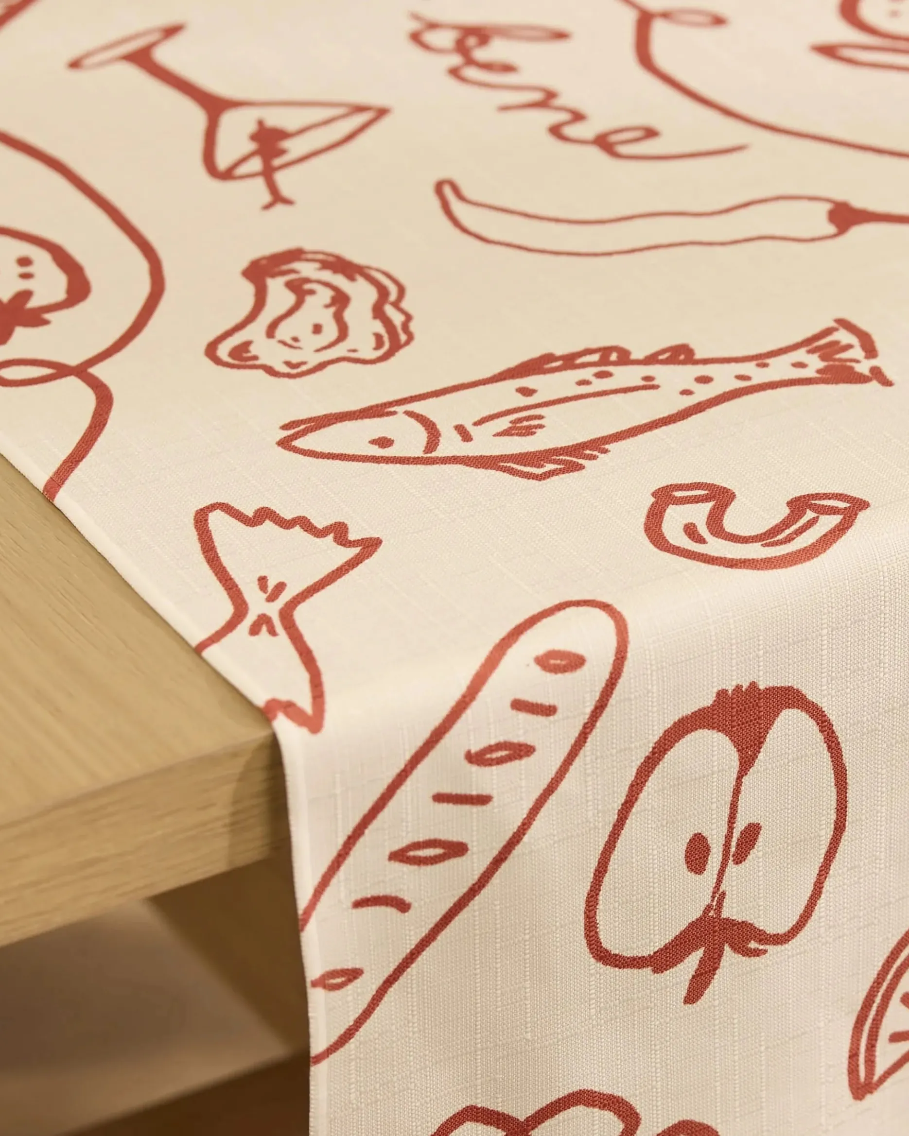 GEOMETRY Summer Air Table Runner