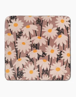 GEOMETRY Sweet Daisies Plush Towel