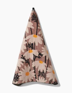 GEOMETRY Sweet Daisies Plush Towel