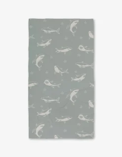 GEOMETRY Toothy Tales Luxe Bath Towel