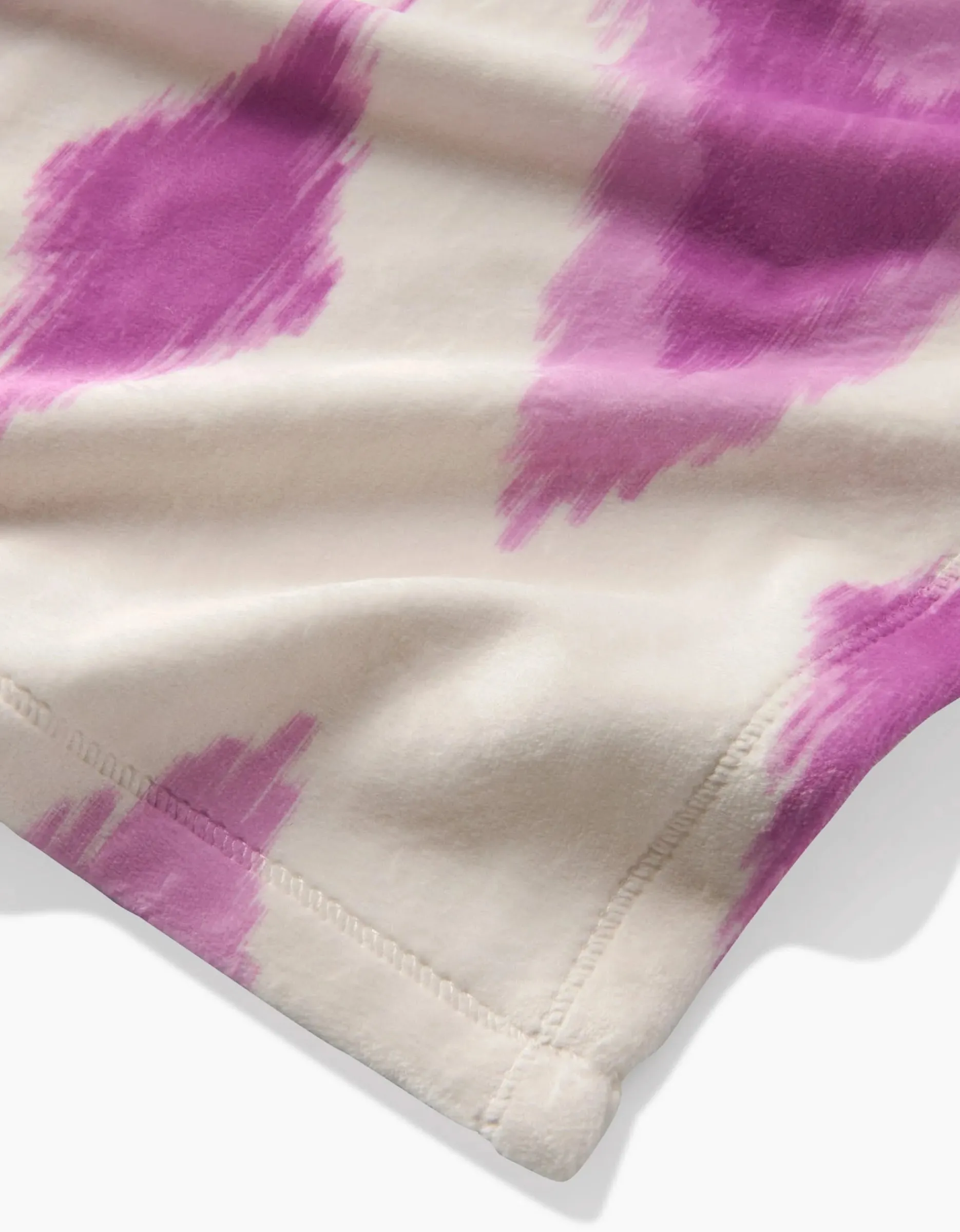 GEOMETRY Tulip Scatter Butter Blanket