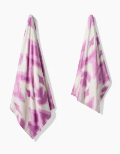 GEOMETRY Tulip Scatter Butter Blanket