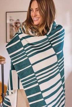 GEOMETRY Verdelia Butter Blanket