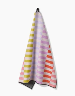 GEOMETRY Wag Wise Dog Towel