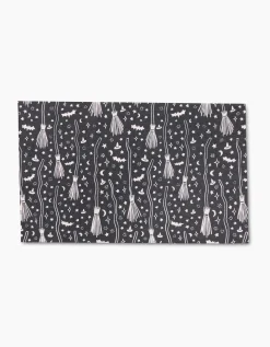 GEOMETRY Witches Broom Not Paper Towel